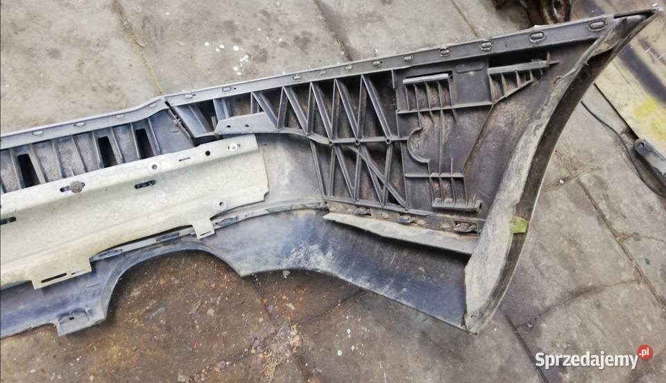 Zderzak tył tylny Audi a4 b5 sedan przedlift Zagórz sprzedam
