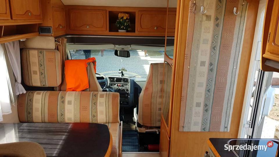 Fiata Ducato z zabudową Eura Mobil osoby Żołynia