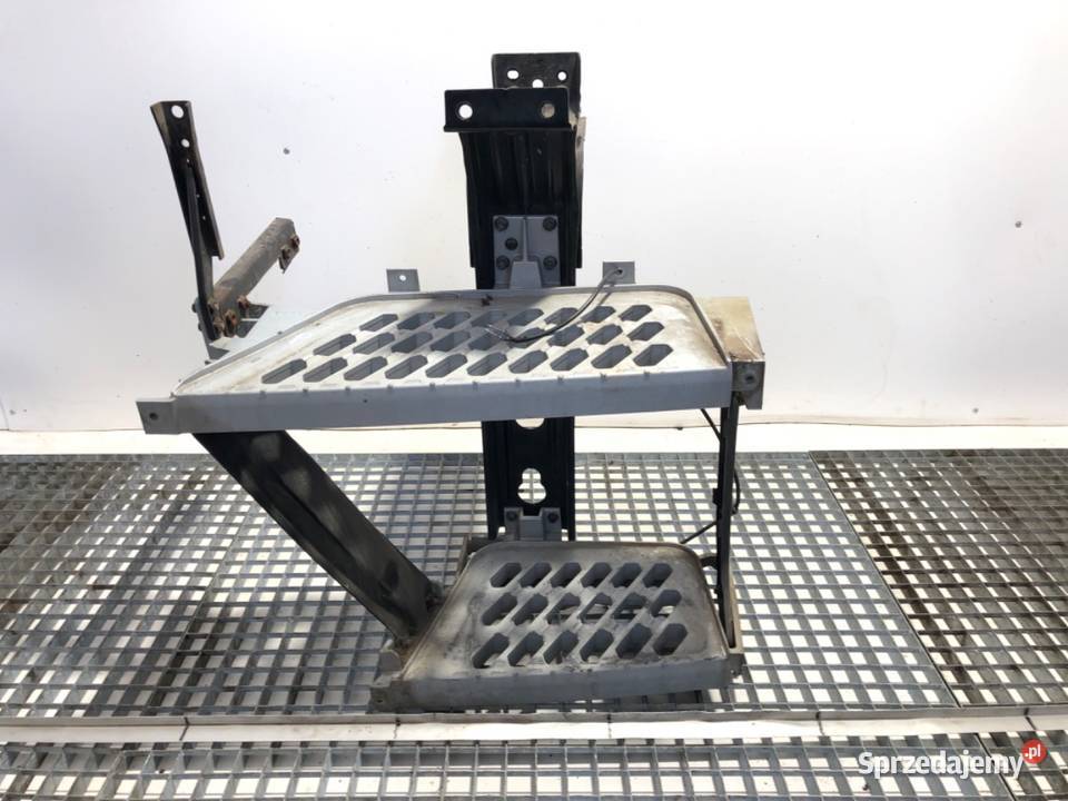 STOPIEŃ KABINY PRAWY VOLVO FH II 82355197 128