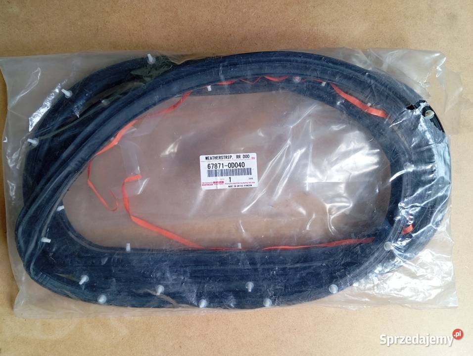 TOYOTA YARIS USZCZELKA DRZWI PRAWY TYŁ osobowe Wrocław