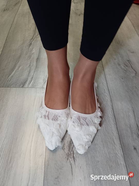 4041 Kremowe bogato zdobione różami ślubne 25.7cm Kraków