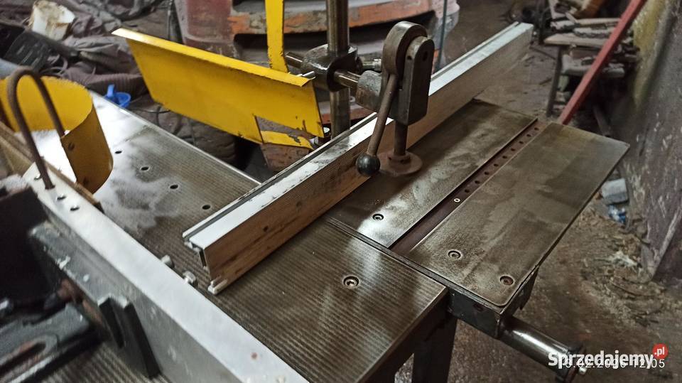 FREZARKA Z BOCZNYM STOLIKIEM JAROMA DF1 Kłodawa