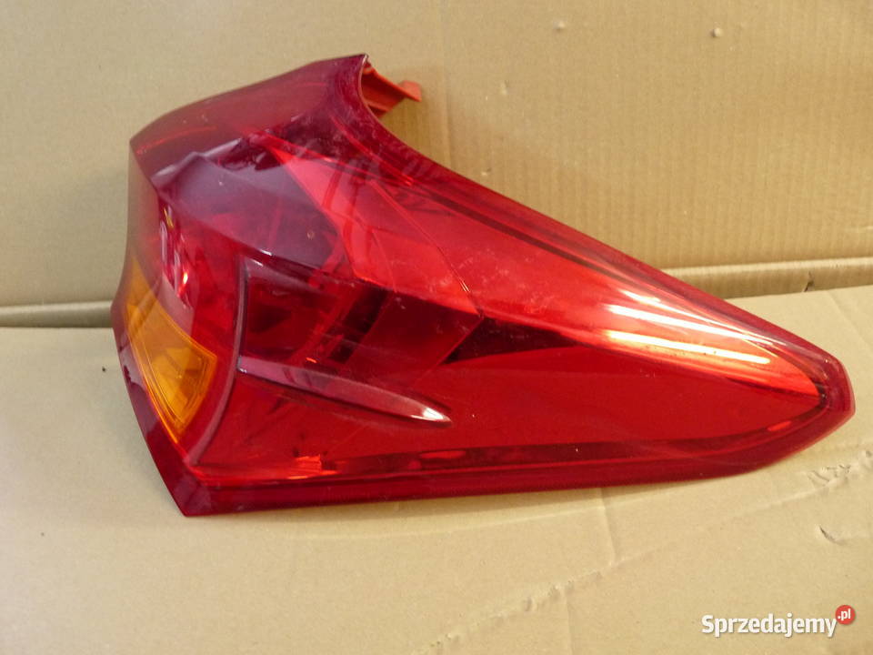 Toyota Auris II przed Lift lampa tylna Wiązowna