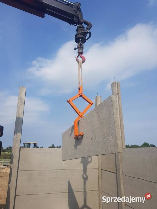 Garaż z płyt ogrodzeniowych SIERADZ