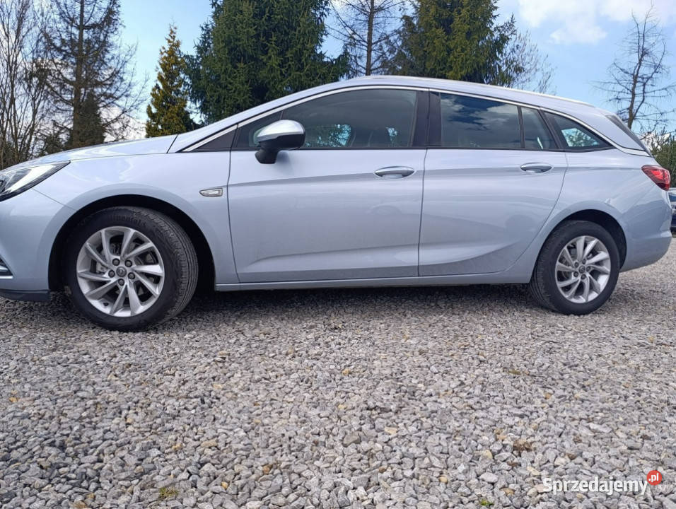 Opel Astra Astra Sports Tourer Bezwypadkowa mały 4/5 Dulowa