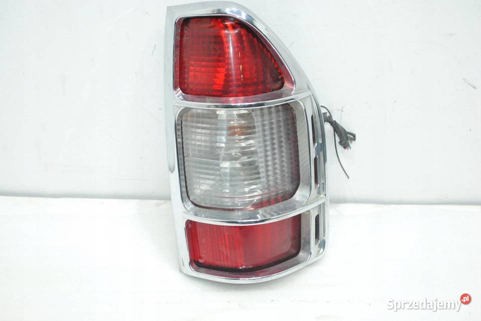LAMPA TYŁ PRAWA OBUDOWA ISUZU D 06R Motoryzacja