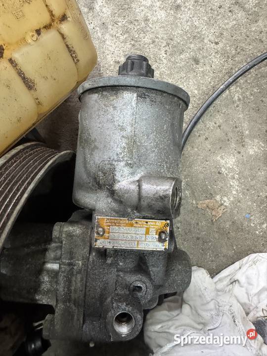 Pompa wspomagania w124 23 benz Poraj sprzedam