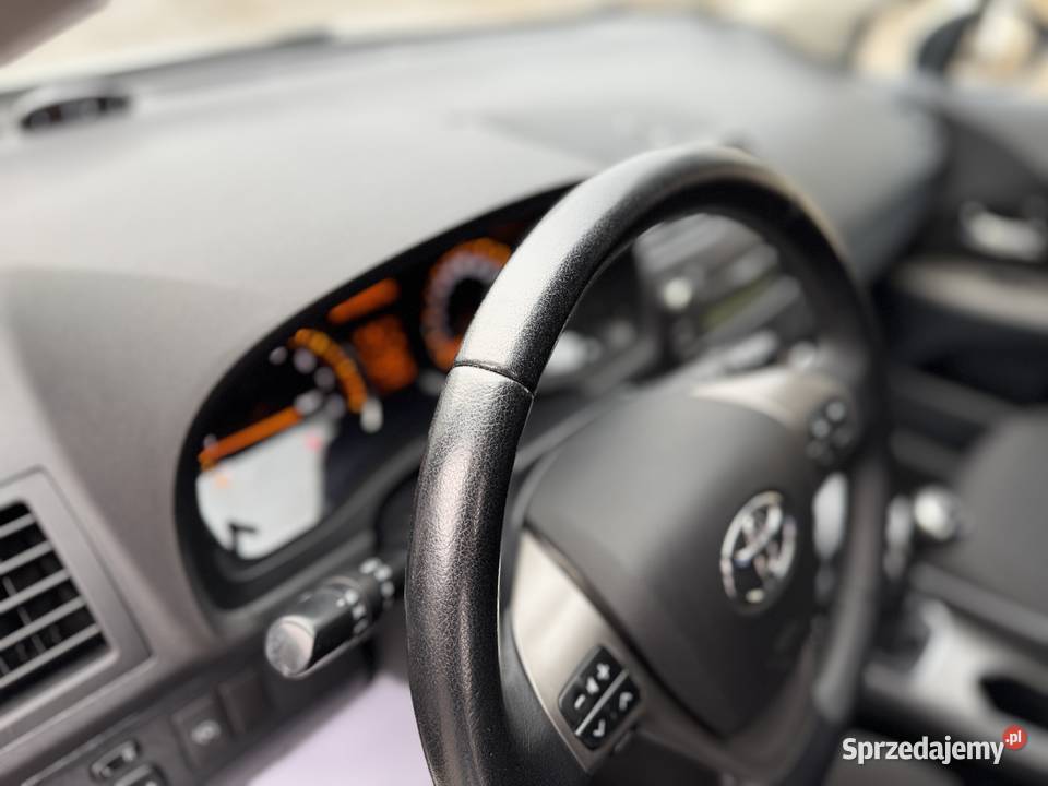 Toyota Avensis 18 147 Benzyna 2009r elektryczne lusterka Pisz sprzedam