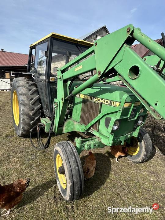 John Deere 2040 z ładowaczem czołowym John Deere Brzostówiec
