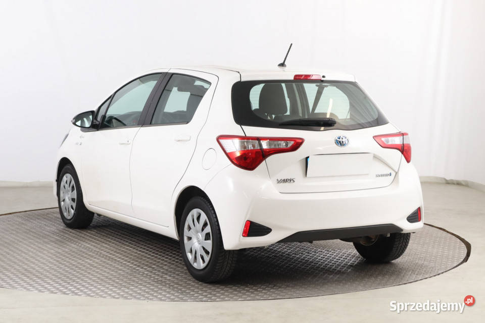 Toyota Yaris 15 Hybrid centralny zamek