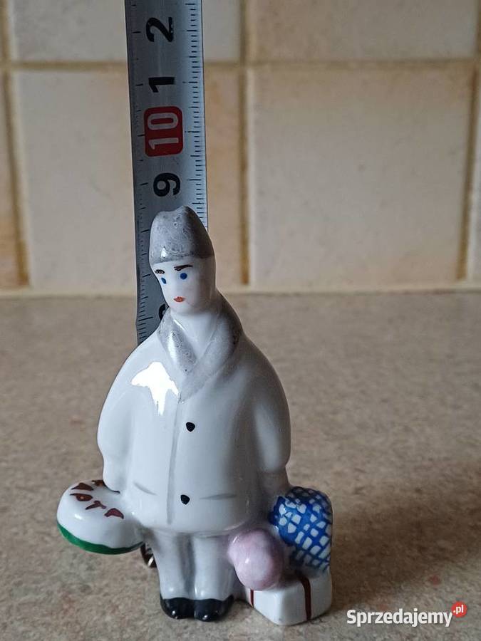 stara kolekcjonerska figurka Porcelana i szkło