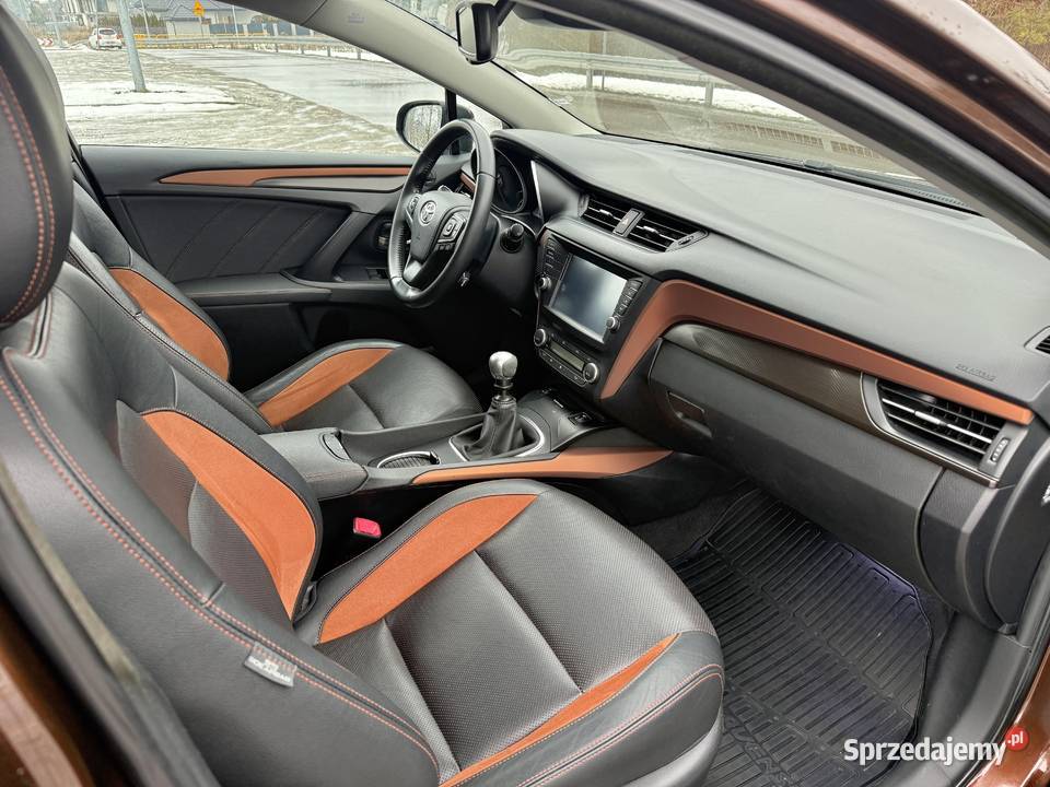 Toyota Avensis 18 benzyna manual serwisowany gniazdo USB Avensis Motoryzacja Radzymin
