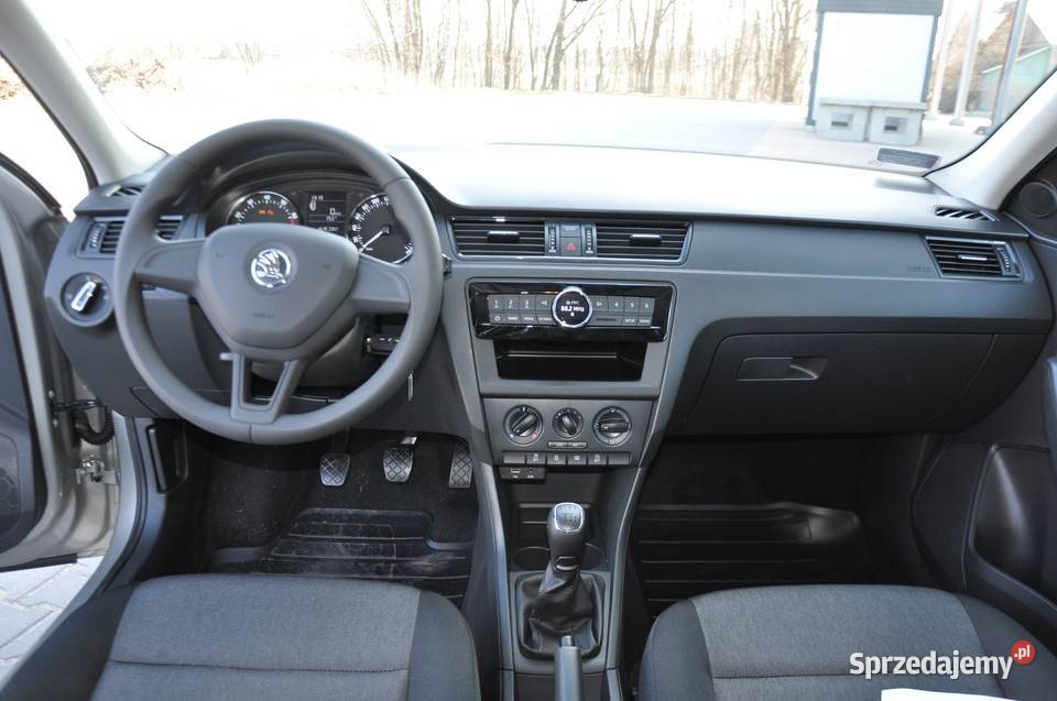 Wynajem samochodu Skoda Rapid 12 TSI 110 Wynajem pojazdów Majdan Królewski