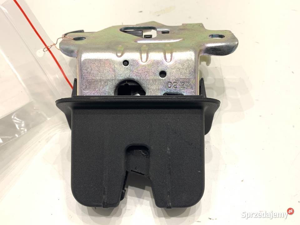 ZAMEK KLAPY TYŁ AUDI A4 B9 SedanLimuzyna sprzedam