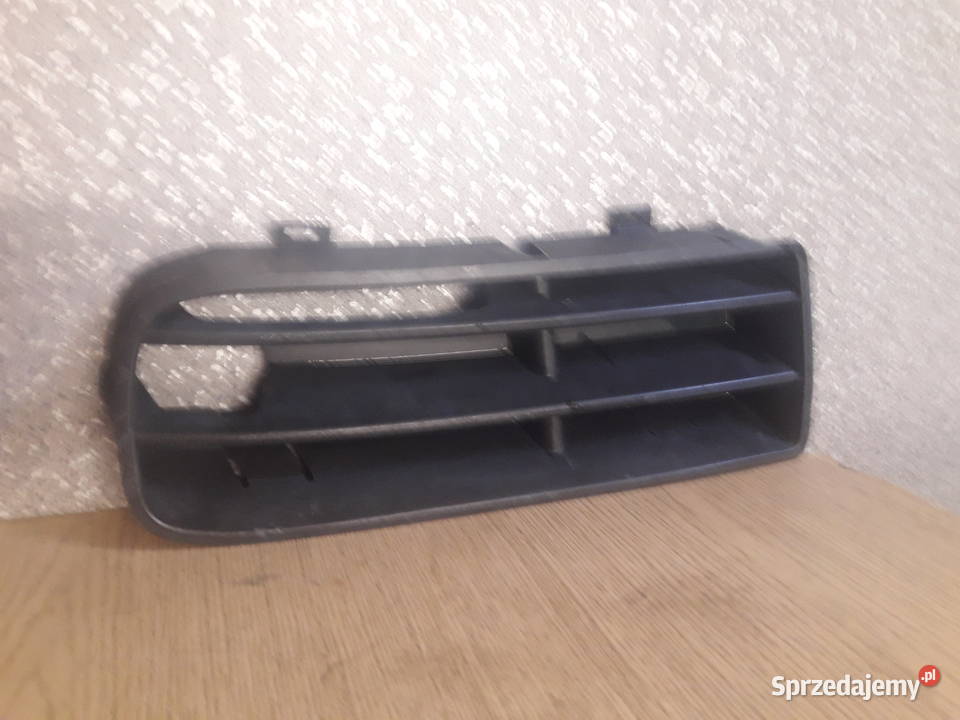 kratka zaślepka halogenu zderzaka VW golf 4 lewa listwy na zderzak Zamość