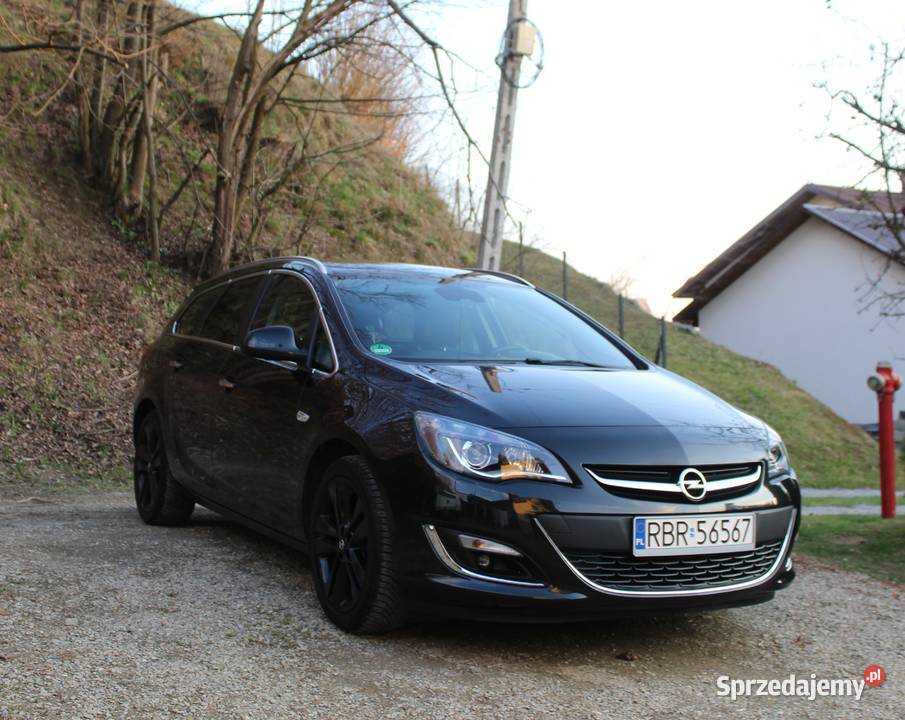 Opel Astra J Sports Tourer 14 Turbo 140 2013r poduszka powietrzna Blizne sprzedam