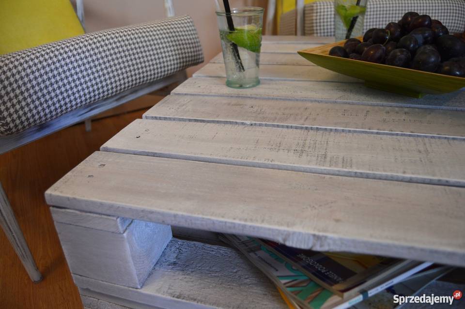 Stolik z palety biały przecierany paleciak