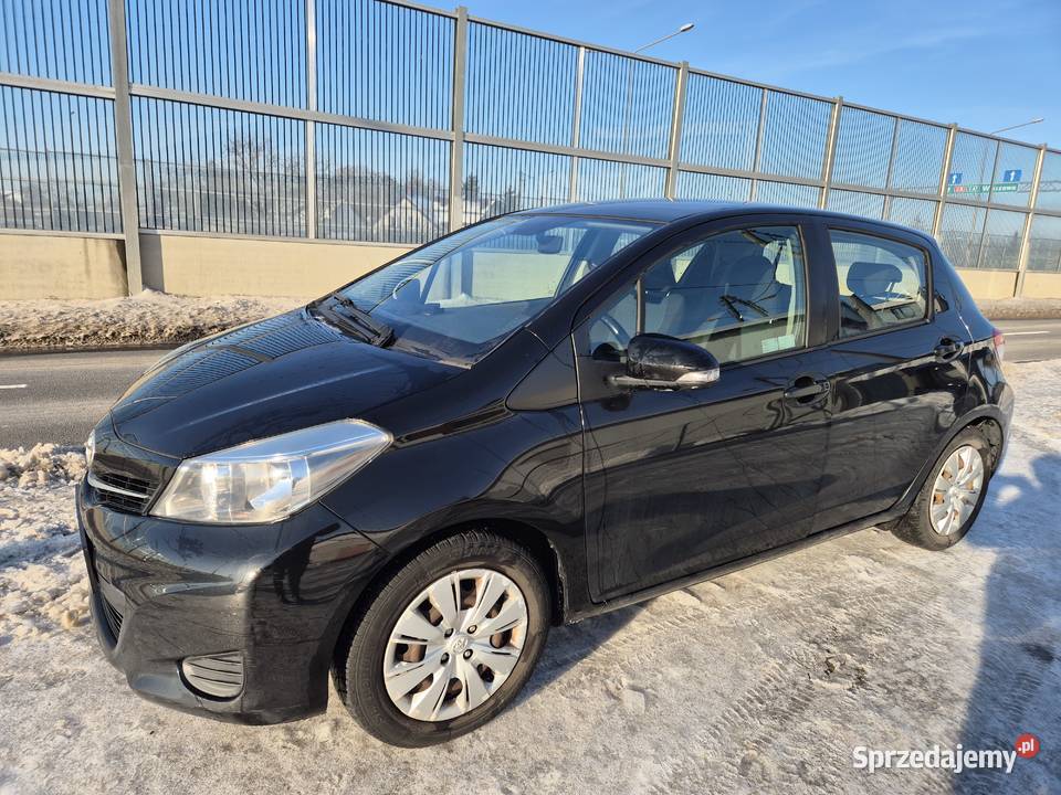 Toyota Yaris 2012r Salon Polska manualna Warszawa