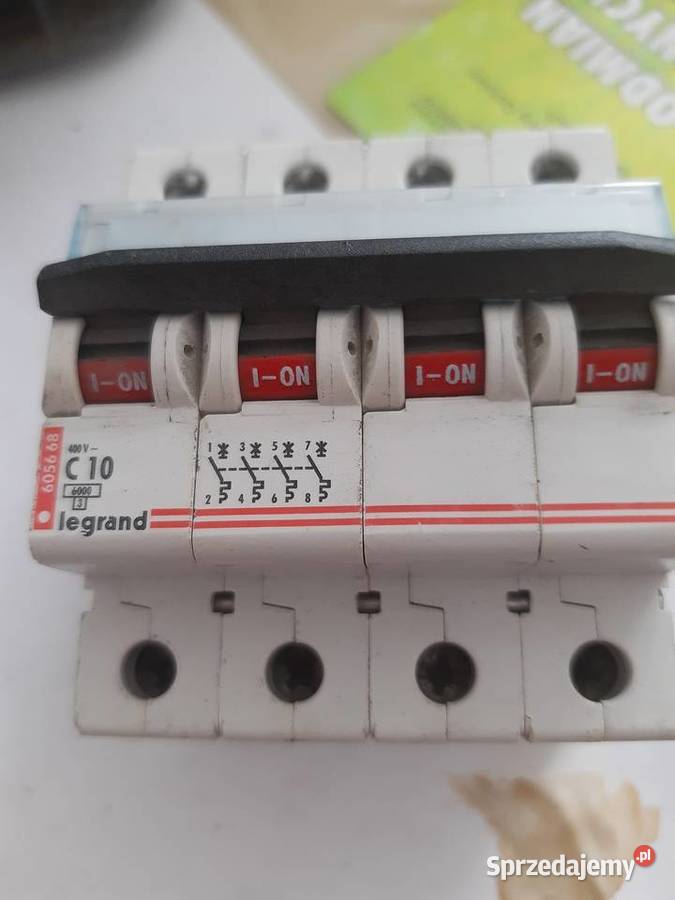 Wyłącznik Legrand S304 C 10 Lelów