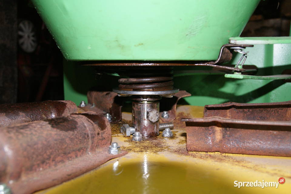 Rozsiewacz lej RNZ Brzeg z przystawką lubelskie sprzedam