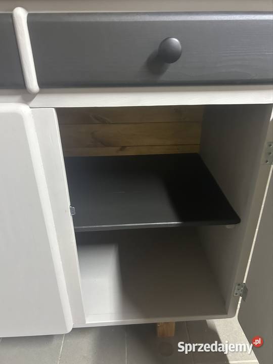 Odnowiony kredens Tyczyn