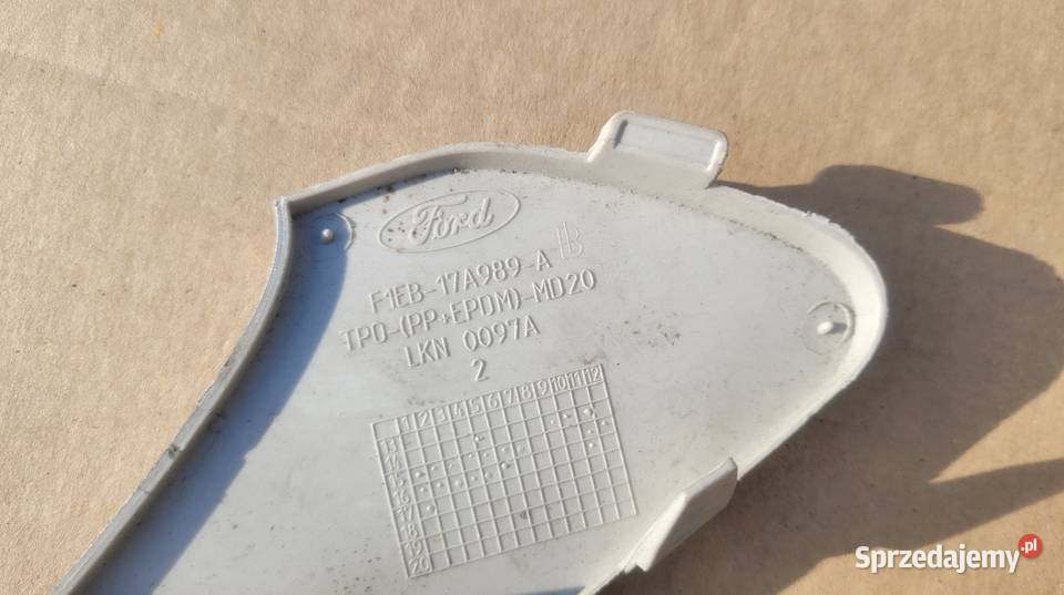 FORD FOCUS MK3 LIFT 14 ZAŚLEPKA HAKA ZDERZAKA Pozostałe Ruda Śląska