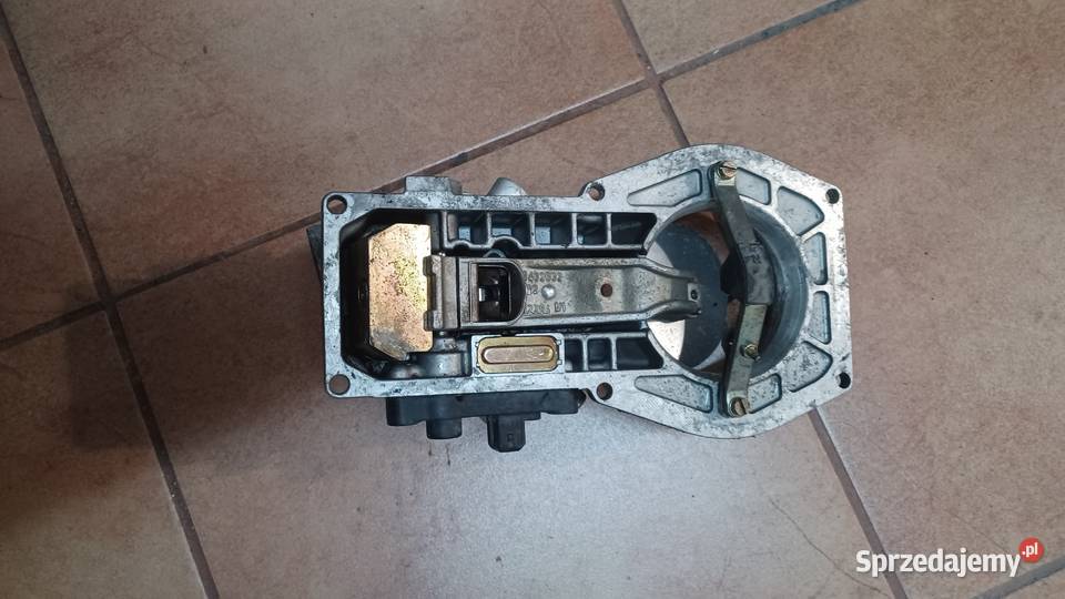 ROZDZIELACZ PALIWA AUDI 23 0438121049 0438101029 Motoryzacja Rakoniewice