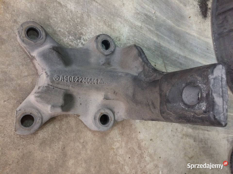 Łapa Mocowanie Silnika Atego OM9046LA 9062230501 turbosprężarki Maszewo