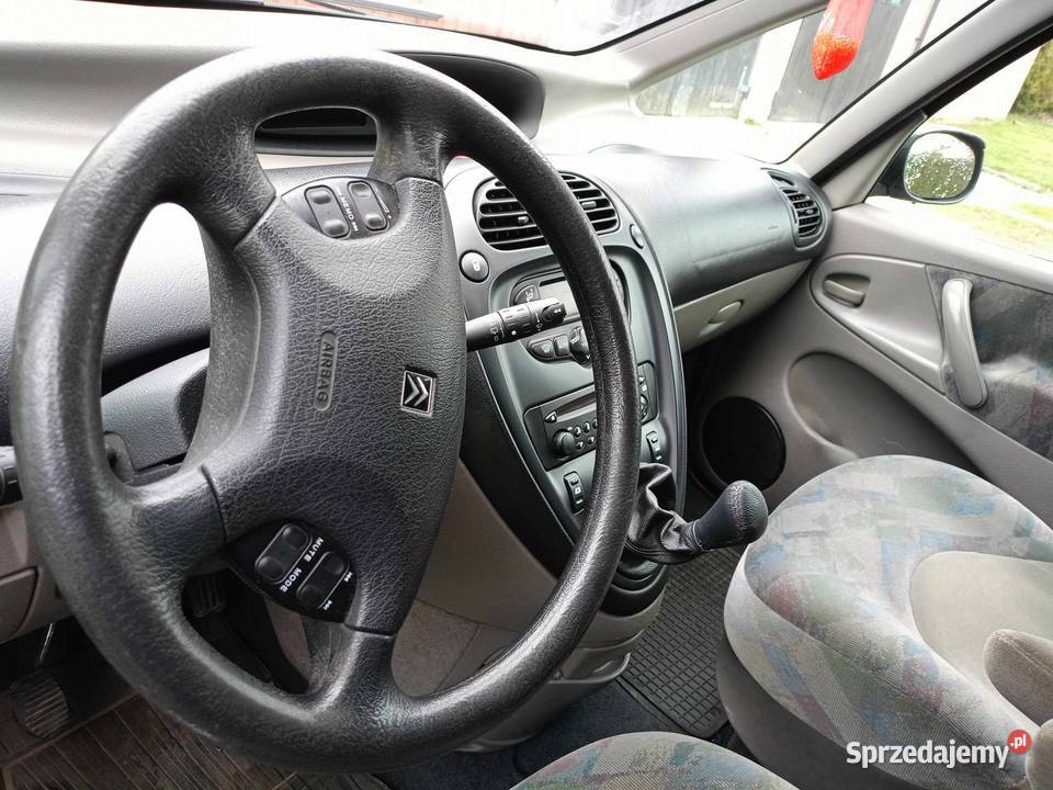 Sprzedam samochód osobowy citroen xsara picasso nieuszkodzony sprzedam