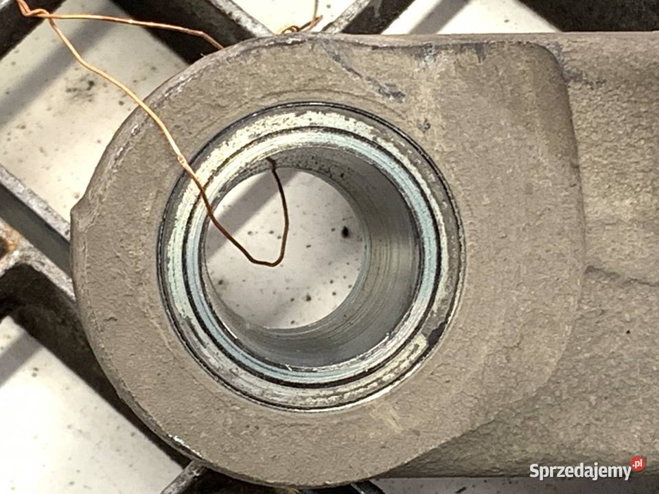 WAHACZ PRAWY PRZÓD MERCEDES C218 Hatchback 1117 podkarpackie