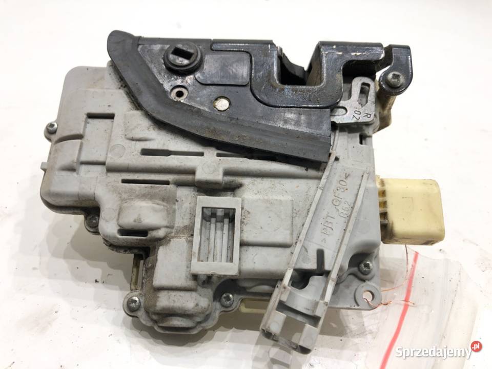 ZAMEK DRZWI PRAWY TYŁ VW PASSAT B6 Kombi