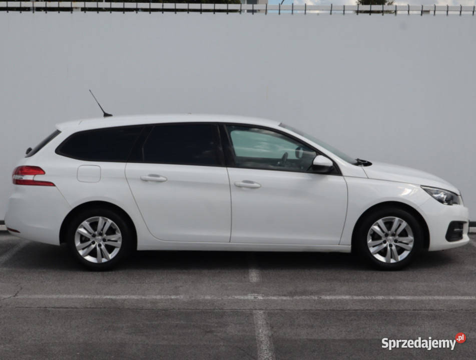 Peugeot 308 15 BlueHDi gniazdo USB