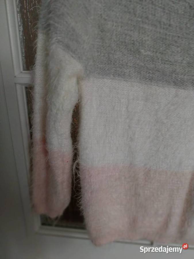 Damski sweter z chokerem Przemków