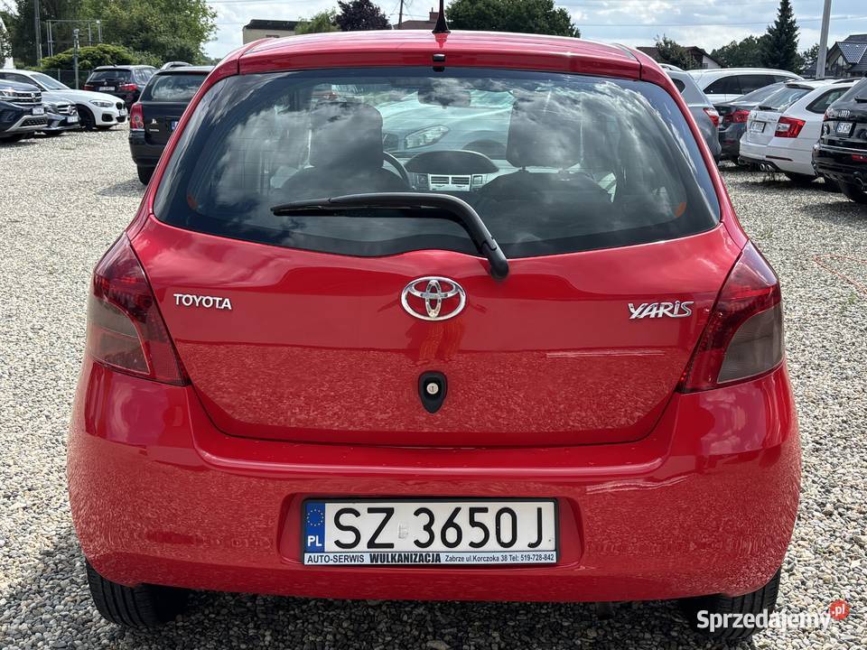 Toyota Yaris welurowa tapicerka