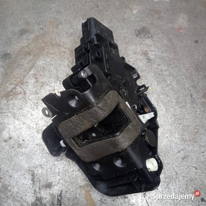 ZAMEK DRZWI PRAWY TYŁ 6M2AR26412BC FORD MONDEO osobowe Kamień Pomorski sprzedam