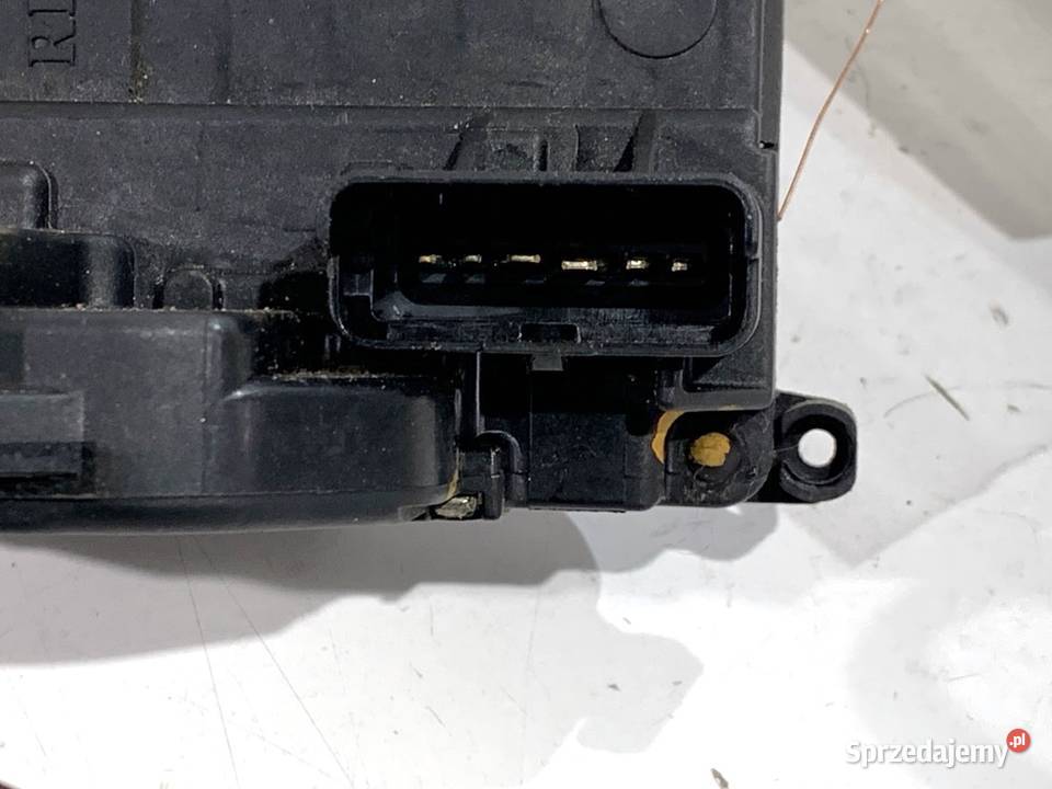 ZAMEK DRZWI LEWY PRZÓD RENAULT MASTER III Bus osobowe sprzedam