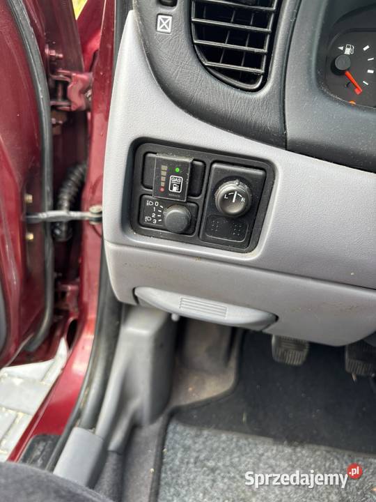 Nissan Almera Rok produkcji 2003 Ryki
