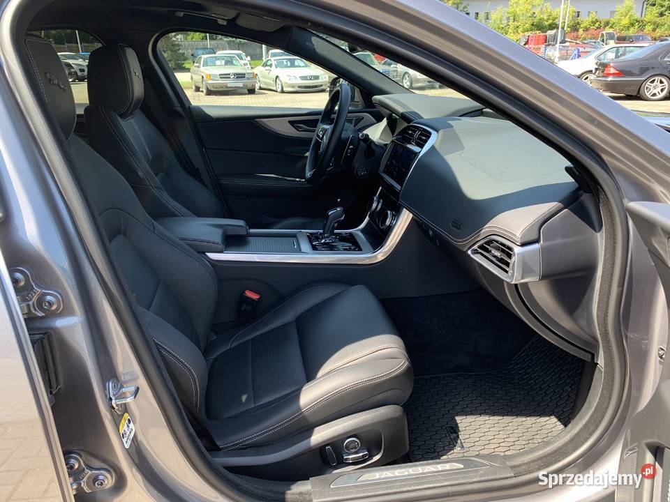 Jaguar XE Jaguar XE 20L 204 pierwszy właściciel Kraków sprzedam