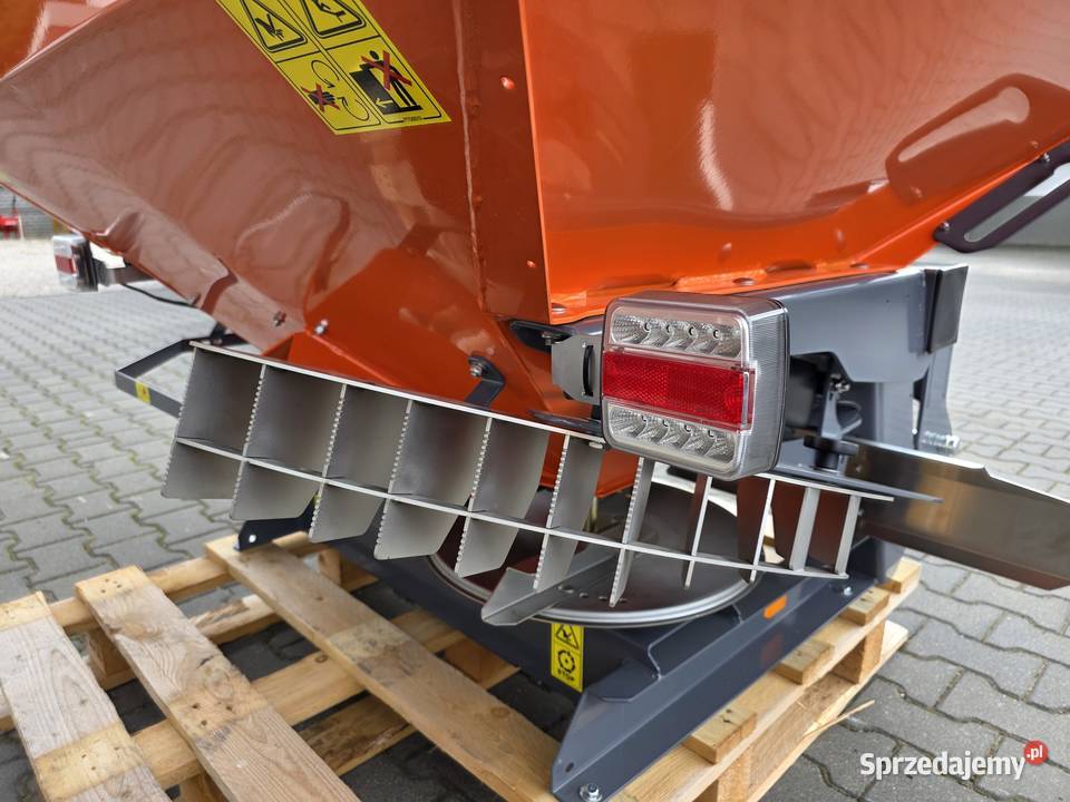 Rozsiewacz nawozów AGREX TMY 850 ISOBUS nie sprzedam