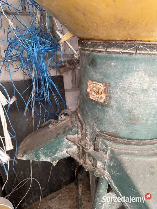 Śrutownik do zboża Bąk wszystkie sita PRL Produkcja roślinna Mierziączka