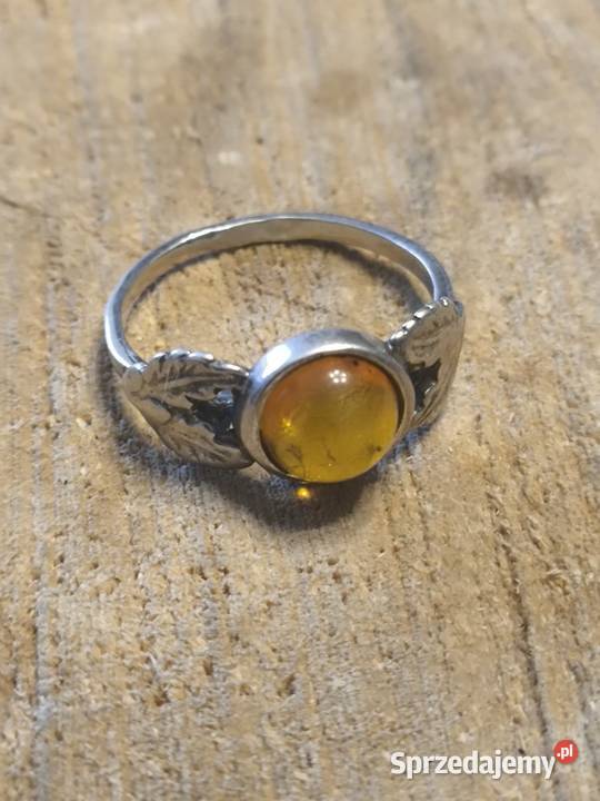 Srebrny pierścionek z bursztynowym oczkiem G5 Mysłowice sprzedam