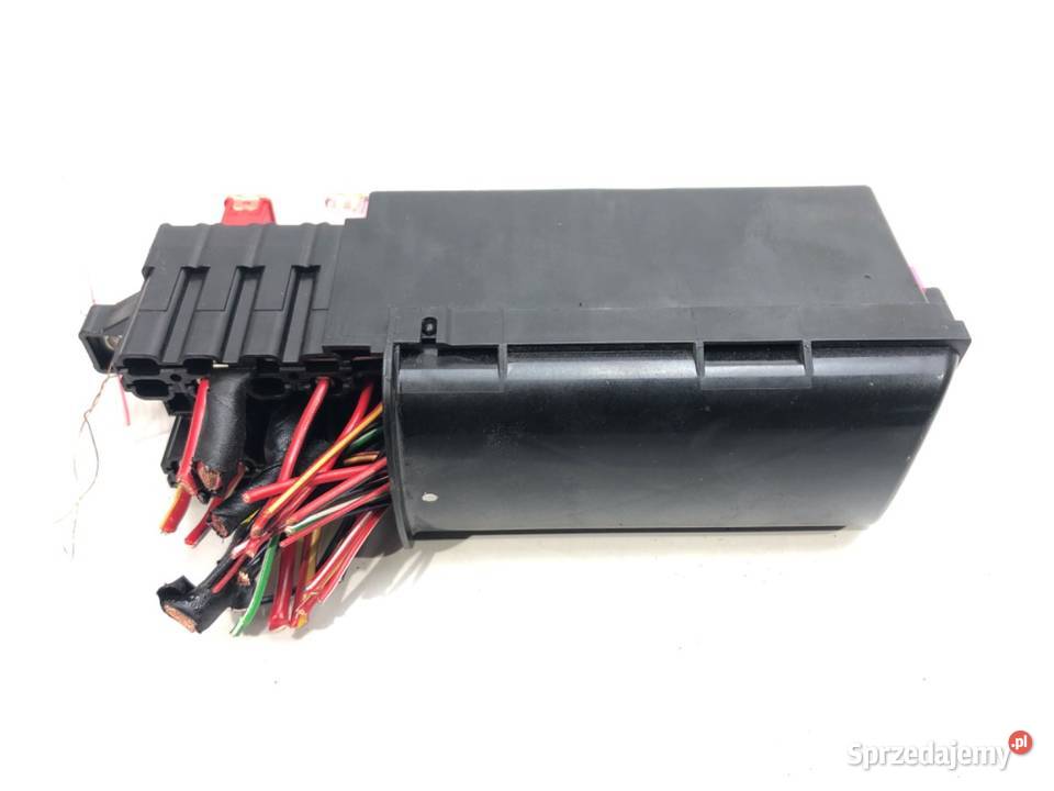 SKRZYNKA BEZPIECZNIKÓW SKODA RAPID 6C0937615A