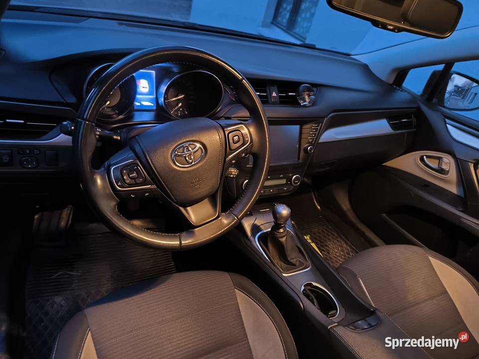 Toyota Avensis Avensis Luboń