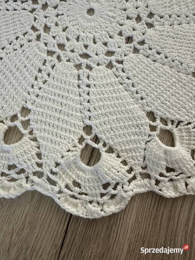 Serweta wykonana ręcznie na szydełku z nici Łódź