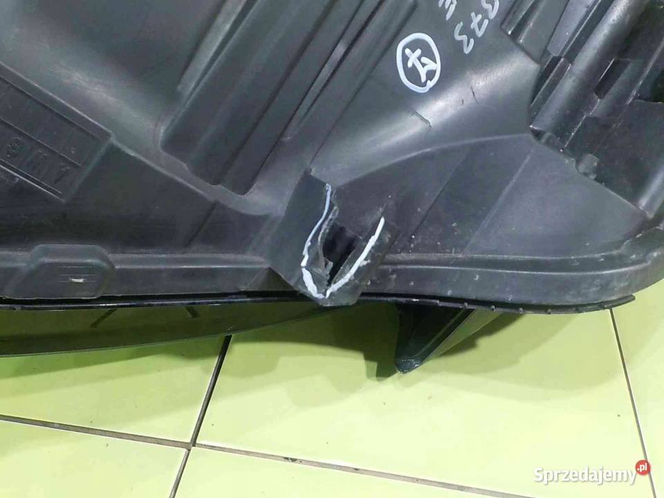 OPEL CORSA E 17r lampa prawa przod 1LF011830041 Suków