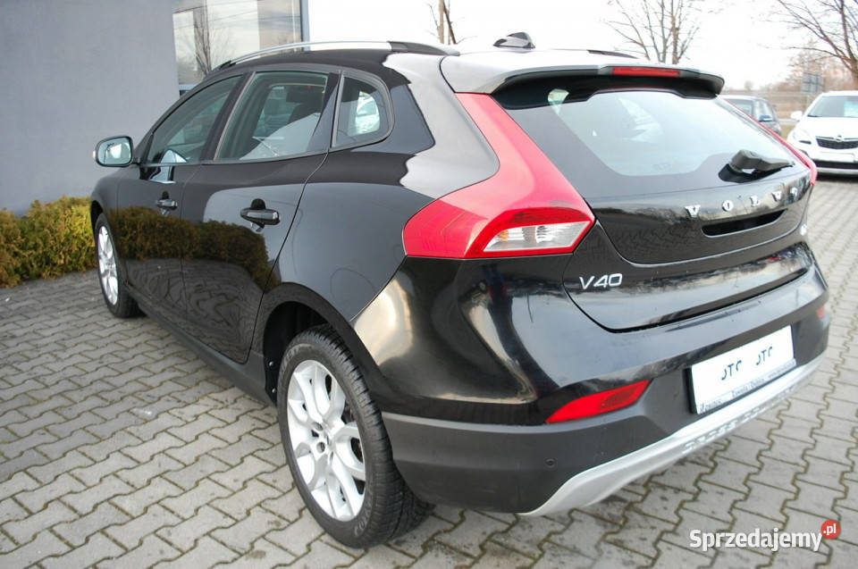 Volvo V40 Cross Country Rok produkcji 2018 Dębica sprzedam