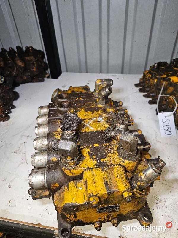 Rozdzielacz hydrauliczny koparki Case do modelu Gdynia