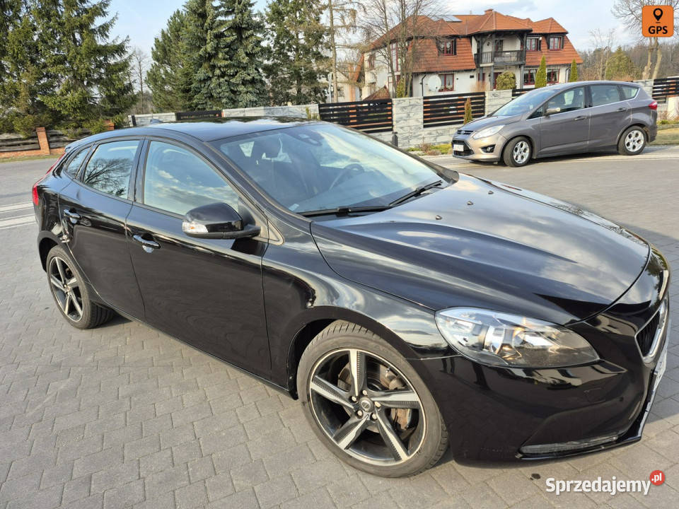 Volvo V40 15 benzyna lift automat navi LED 118 nieuszkodzony V40