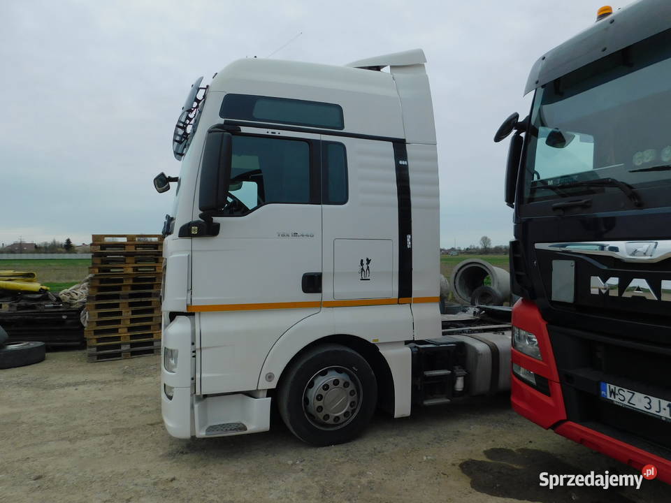 Syndyk sprzeda ciągnik samochodowy MAN TGX 14880 Orońsko sprzedam