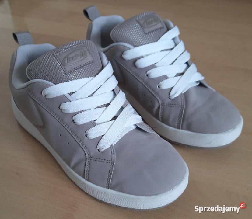 Buty damskie skate HM r 40 25 beżowe białe